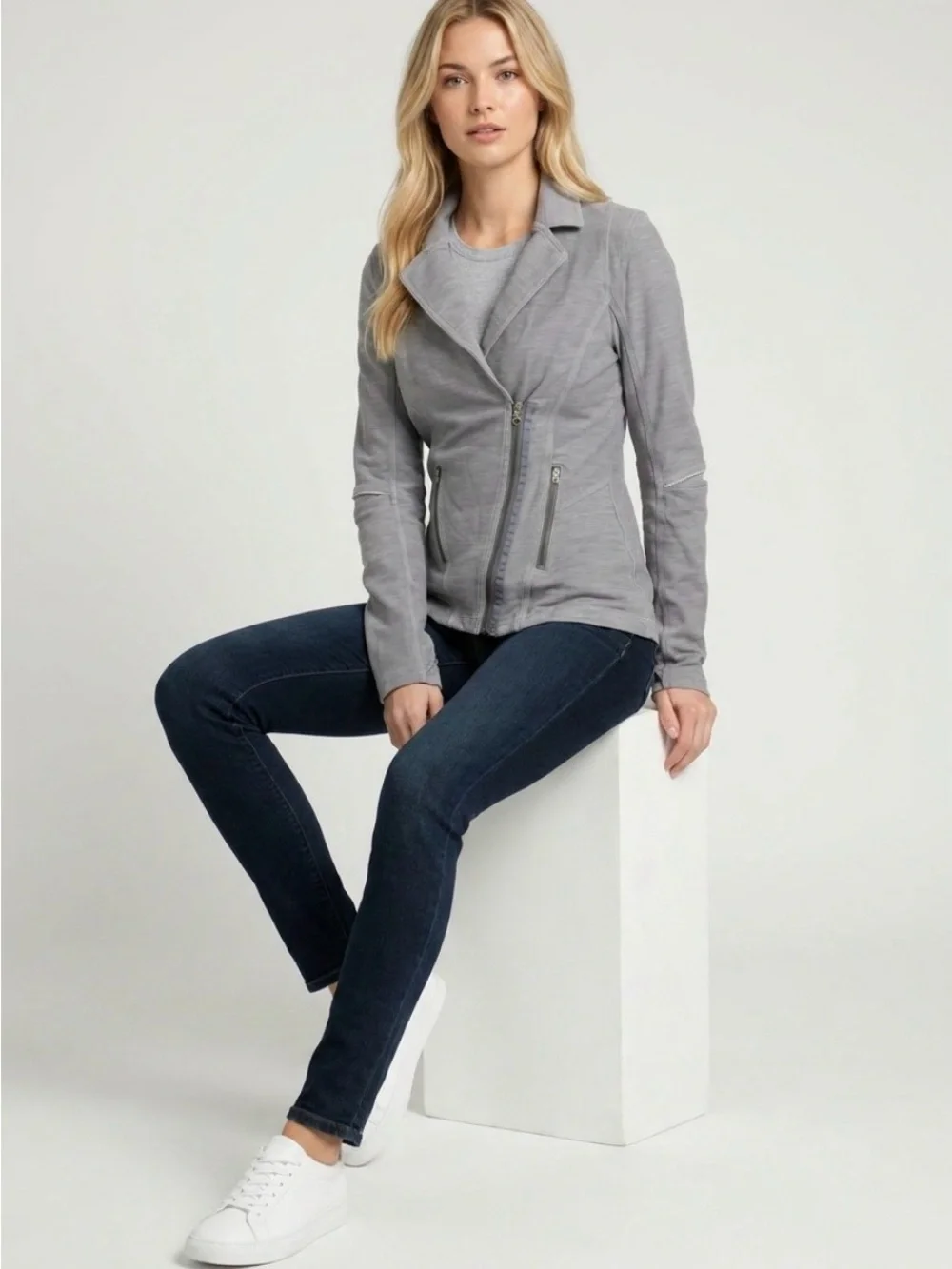 Lululemon Women’s Asymmetrical Zip Gray Jacket